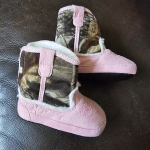 Team Realtree baby girl infant boots...